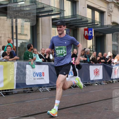 13.09.2026 - 21. swb-Marathon Bremen Strokosch-Dieckow http://msf.ph/oto/10385939 13.09.2026 12:52:48 Ziel 417, 2585, 2670, 7650, 8077, 8081, 9522, 525, 553, 2100, 7244, 7768, 8729 meine-sportfotos.de
