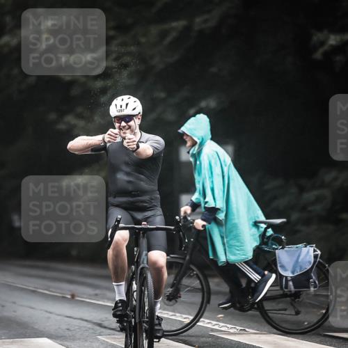 13.09.2026 - Stadtparktriathlon H.Heesch http://msf.ph/oto/10385943 13.09.2026 12:39:54 Radfahren 1069, 1151, 1297 meine-sportfotos.de