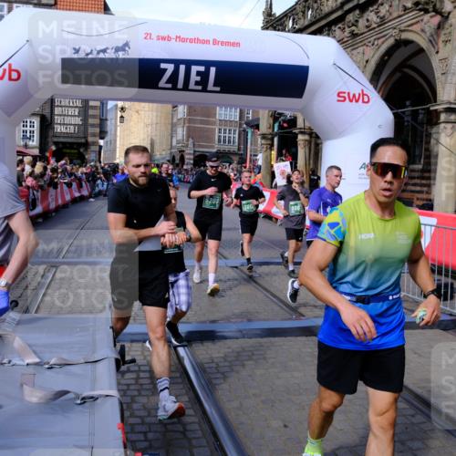 13.09.2026 - 21. swb-Marathon Bremen Tim E. http://msf.ph/oto/10385945 13.09.2026 13:24:34 Ziel 102, 776, 909, 1199, 1250, 2295, 2491, 3372, 4000, 4559, 5012, 5208, 5257, 5481, 5928, 5929, 6105, 7059, 7069, 7081, 7156, 8082, 8415, 9087, 9573, 9916, 13219 meine-sportfotos.de