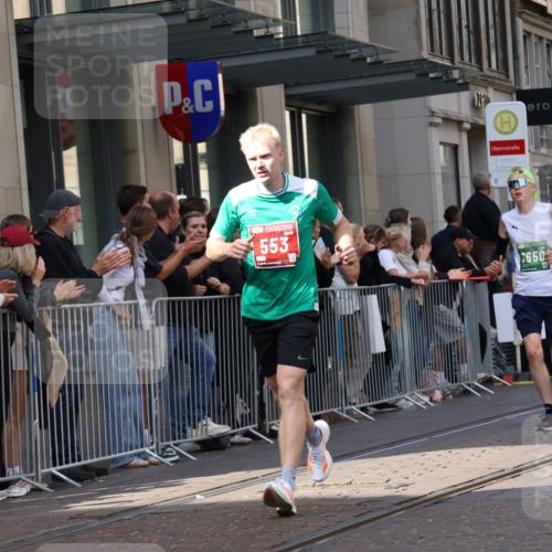 13.09.2026 - 21. swb-Marathon Bremen Strokosch-Dieckow http://msf.ph/oto/10385946 13.09.2026 12:52:54 Ziel 2585, 2670, 7650, 8081, 417, 553, 2100, 7244, 8077, 8729, 9522 meine-sportfotos.de