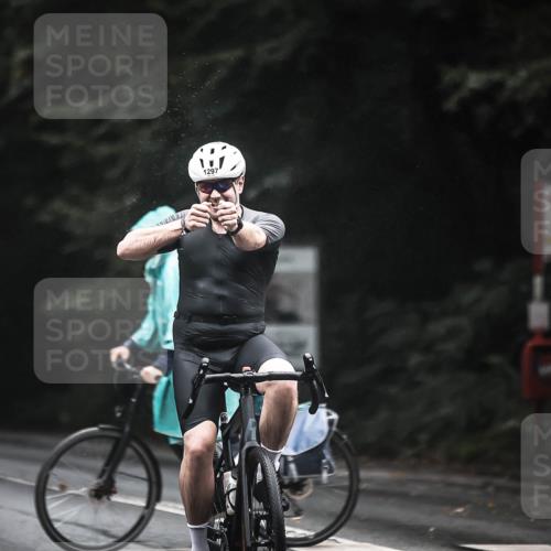 13.09.2026 - Stadtparktriathlon H.Heesch http://msf.ph/oto/10385951 13.09.2026 12:39:54 Radfahren 1069, 1151, 1297 meine-sportfotos.de