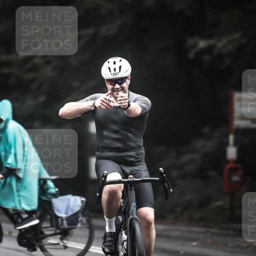 13.09.2026 - Stadtparktriathlon H.Heesch http://msf.ph/oto/10385956 13.09.2026 12:39:54 Radfahren 1069, 1151, 1297 meine-sportfotos.de