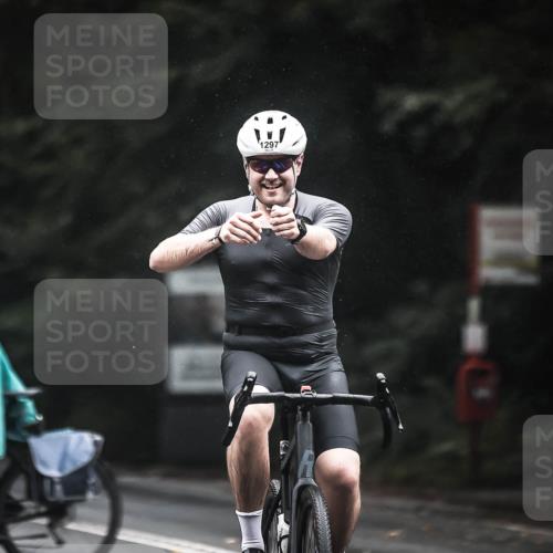 13.09.2026 - Stadtparktriathlon H.Heesch http://msf.ph/oto/10385960 13.09.2026 12:39:54 Radfahren 1069, 1151, 1297 meine-sportfotos.de