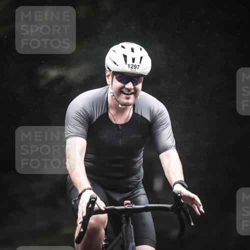 13.09.2026 - Stadtparktriathlon H.Heesch http://msf.ph/oto/10385971 13.09.2026 12:39:55 Radfahren 1069, 1151, 1297 meine-sportfotos.de