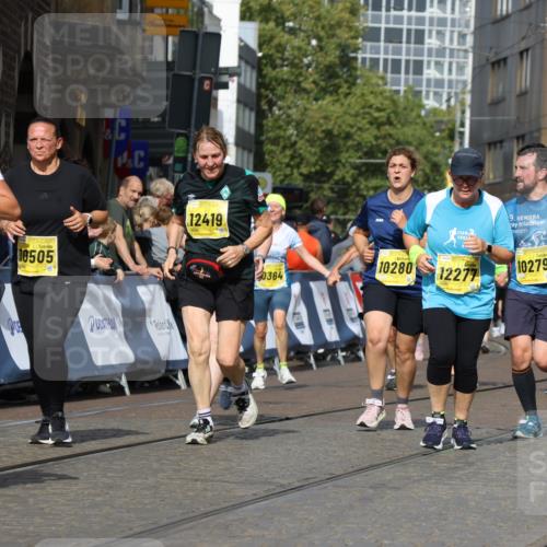 13.09.2026 - 21. swb-Marathon Bremen Strokosch-Dieckow http://msf.ph/oto/10385972 13.09.2026 11:07:38 Ziel 10205, 10488, 10695, 10748, 11100, 11123, 11246, 11393, 11417, 11600, 11696, 11759, 11767, 11822, 11823, 11865, 11917, 12020, 12173, 12210, 12255, 12266, 12536, 10595, 10661, 10674, 10830, 10871, 10937, 11037, 11515, 11643, 12024, 12097, 12194, 12307, 12509, 12511, 12512 meine-sportfotos.de