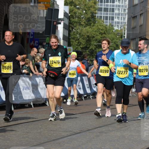 13.09.2026 - 21. swb-Marathon Bremen Strokosch-Dieckow http://msf.ph/oto/10385980 13.09.2026 11:07:38 Ziel 10205, 10488, 10695, 10748, 11100, 11123, 11246, 11393, 11417, 11600, 11696, 11759, 11767, 11822, 11823, 11865, 11917, 12020, 12173, 12210, 12255, 12266, 12536, 10595, 10661, 10674, 10830, 10871, 10937, 11037, 11515, 11643, 12024, 12097, 12194, 12307, 12509, 12511, 12512 meine-sportfotos.de