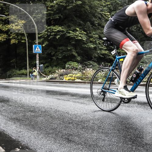 13.09.2026 - Stadtparktriathlon H.Heesch http://msf.ph/oto/10385984 13.09.2026 13:23:15 Radfahren 1457, 1466 meine-sportfotos.de