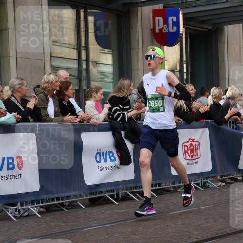 13.09.2026 - 21. swb-Marathon Bremen Strokosch-Dieckow http://msf.ph/oto/10386008 13.09.2026 12:52:57 Ziel 2585, 2670, 7650, 8081, 417, 553, 2100, 7244, 8077, 8729, 9522 meine-sportfotos.de