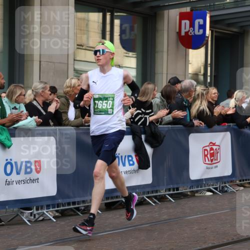 13.09.2026 - 21. swb-Marathon Bremen Strokosch-Dieckow http://msf.ph/oto/10386015 13.09.2026 12:52:58 Ziel 2585, 2670, 3080, 7650, 8081, 417, 553, 2100, 7244, 8077, 8729, 9522 meine-sportfotos.de