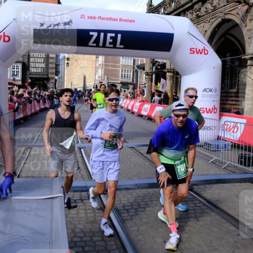 13.09.2026 - 21. swb-Marathon Bremen Tim E. http://msf.ph/oto/10386016 13.09.2026 13:24:40 Ziel 776, 1250, 2295, 2491, 3994, 4000, 4559, 5012, 5208, 5572, 5668, 5669, 5928, 5929, 5953, 6080, 7069, 7081, 7156, 7568, 8310, 8415, 8784, 9087, 9264, 9573, 9676, 9916 meine-sportfotos.de