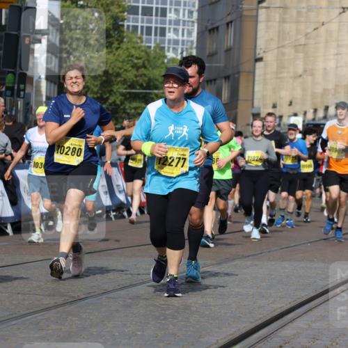 13.09.2026 - 21. swb-Marathon Bremen Strokosch-Dieckow http://msf.ph/oto/10386019 13.09.2026 11:07:39 Ziel 10205, 10488, 10695, 10748, 11100, 11123, 11246, 11393, 11417, 11600, 11696, 11759, 11767, 11822, 11823, 11865, 11917, 12020, 12173, 12210, 12255, 12266, 12536, 10595, 10660, 10661, 10674, 10830, 10871, 10937, 11037, 11515, 12024, 12097, 12194, 12307, 12511, 12512 meine-sportfotos.de