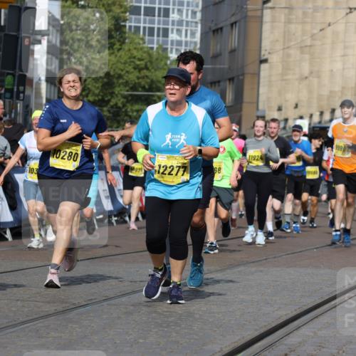 13.09.2026 - 21. swb-Marathon Bremen Strokosch-Dieckow http://msf.ph/oto/10386028 13.09.2026 11:07:39 Ziel 10205, 10488, 10695, 10748, 11100, 11123, 11246, 11393, 11417, 11600, 11696, 11759, 11767, 11822, 11823, 11865, 11917, 12020, 12173, 12210, 12255, 12266, 12536, 10595, 10660, 10661, 10674, 10830, 10871, 10937, 11037, 11515, 12024, 12097, 12194, 12307, 12511, 12512 meine-sportfotos.de