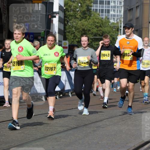 13.09.2026 - 21. swb-Marathon Bremen Strokosch-Dieckow http://msf.ph/oto/10386056 13.09.2026 11:07:44 Ziel 10138, 10205, 10279, 10280, 10488, 10501, 10505, 10695, 10748, 11123, 11246, 11417, 11600, 11759, 11767, 11865, 11899, 11917, 12020, 12173, 12210, 12266, 12277, 12419, 12536, 10139, 10660, 10661, 10674, 10830, 10871, 10937, 11515, 12024, 12031, 12066, 12097, 12511, 12512 meine-sportfotos.de