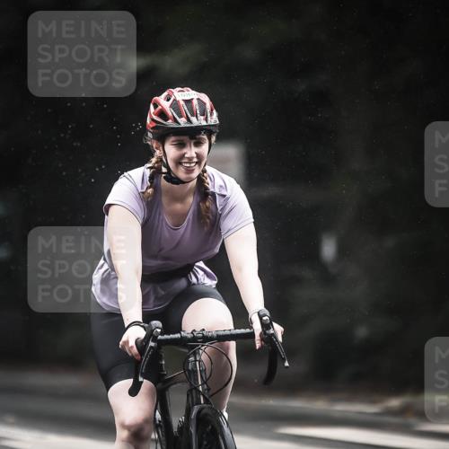 13.09.2026 - Stadtparktriathlon H.Heesch http://msf.ph/oto/10386074 13.09.2026 12:40:17 Radfahren 1080, 1116, 1135, 1198, 1265, 1271, 1291 meine-sportfotos.de