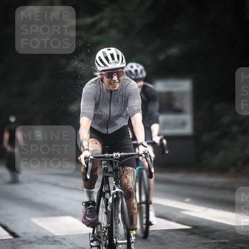 13.09.2026 - Stadtparktriathlon H.Heesch http://msf.ph/oto/10386122 13.09.2026 12:40:22 Radfahren 1080, 1135, 1186, 1198, 1260, 1265, 1271, 1275, 1291 meine-sportfotos.de