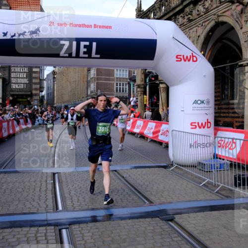 13.09.2026 - 21. swb-Marathon Bremen Tim E. http://msf.ph/oto/10386155 13.09.2026 13:25:13 Ziel 972, 1264, 2761, 3015, 4091, 4113, 4198, 4262, 4507, 4973, 5664, 6079, 6360, 6544, 6807, 6943, 7409, 7854, 8853, 9152, 10103 meine-sportfotos.de