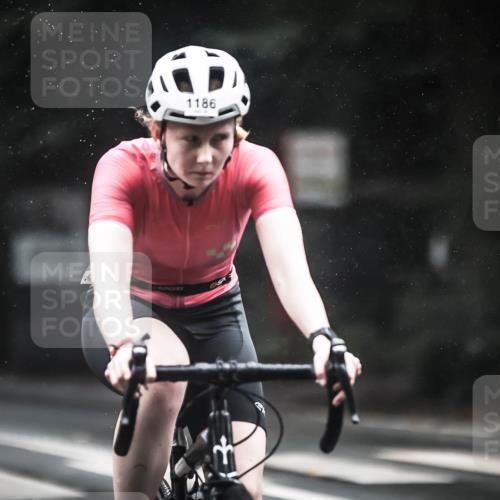 13.09.2026 - Stadtparktriathlon H.Heesch http://msf.ph/oto/10386178 13.09.2026 12:40:27 Radfahren 1070, 1186, 1198, 1260, 1265, 1271, 1275 meine-sportfotos.de
