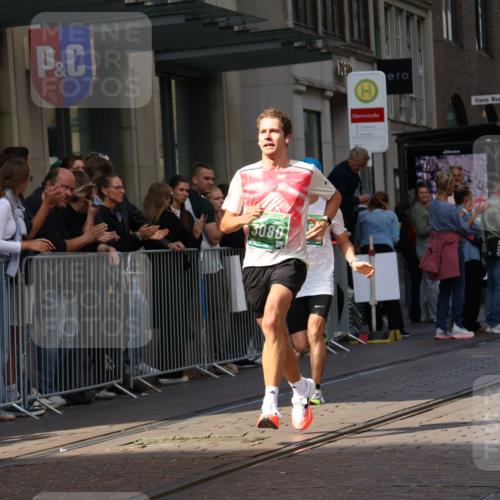 13.09.2026 - 21. swb-Marathon Bremen Strokosch-Dieckow http://msf.ph/oto/10386188 13.09.2026 12:53:16 Ziel 272, 1089, 1168, 1606, 2352, 3080, 3606, 2585, 2670, 7650, 8077, 8081, 9522 meine-sportfotos.de