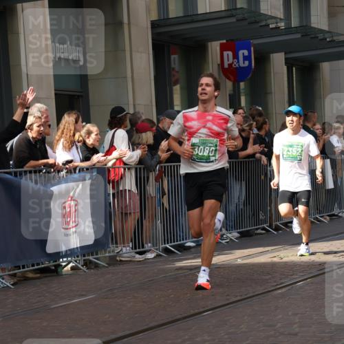 13.09.2026 - 21. swb-Marathon Bremen Strokosch-Dieckow http://msf.ph/oto/10386213 13.09.2026 12:53:17 Ziel 272, 1089, 1168, 1606, 2352, 3080, 3606, 2585, 2670, 7650, 8077, 8081, 9522 meine-sportfotos.de