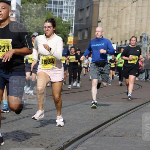13.09.2026 - 21. swb-Marathon Bremen Strokosch-Dieckow http://msf.ph/oto/10386219 13.09.2026 11:07:48 Ziel 10138, 10205, 10279, 10280, 10363, 10364, 10488, 10501, 10505, 10580, 10695, 10748, 10907, 11123, 11223, 11417, 11767, 11865, 11899, 11917, 11924, 11934, 12020, 12167, 12168, 12173, 12210, 12266, 12277, 12419, 12536, 10139, 10660, 10674, 11044, 11378, 11404, 11833, 11958, 12024, 12031, 12066, 12511, 12512 meine-sportfotos.de