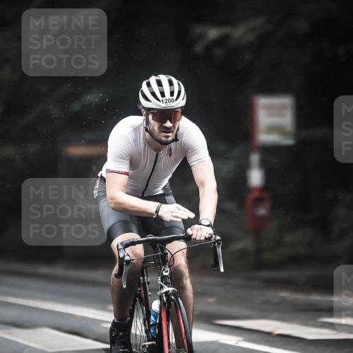 13.09.2026 - Stadtparktriathlon H.Heesch http://msf.ph/oto/10386245 13.09.2026 12:40:35 Radfahren 1070, 1200 meine-sportfotos.de
