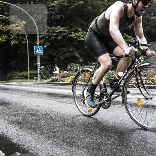 13.09.2026 - Stadtparktriathlon H.Heesch http://msf.ph/oto/10386246 13.09.2026 13:26:43 Radfahren 1321, 1374 meine-sportfotos.de