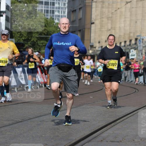 13.09.2026 - 21. swb-Marathon Bremen Strokosch-Dieckow http://msf.ph/oto/10386249 13.09.2026 11:07:49 Ziel 10138, 10205, 10279, 10280, 10363, 10364, 10488, 10501, 10505, 10580, 10695, 10748, 10907, 10935, 11123, 11223, 11417, 11767, 11865, 11899, 11917, 11924, 11934, 12020, 12167, 12168, 12173, 12210, 12266, 12277, 12419, 12536, 10139, 10660, 10674, 11044, 11378, 11404, 11831, 11833, 11958, 12024, 12031, 12066, 12248 meine-sportfotos.de