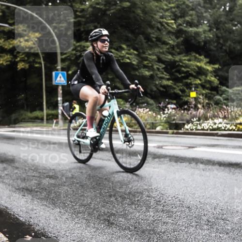 13.09.2026 - Stadtparktriathlon H.Heesch http://msf.ph/oto/10386252 13.09.2026 13:26:44 Radfahren 1321, 1329, 1374 meine-sportfotos.de