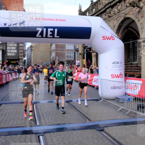 13.09.2026 - 21. swb-Marathon Bremen Tim E. http://msf.ph/oto/10386260 13.09.2026 13:25:20 Ziel 972, 1080, 1166, 1264, 1436, 1448, 2322, 2761, 3105, 4091, 4113, 4507, 4918, 4973, 6079, 6360, 6544, 6943, 7409, 7854, 8245, 8853, 9073, 9152, 9360, 9493, 13088 meine-sportfotos.de