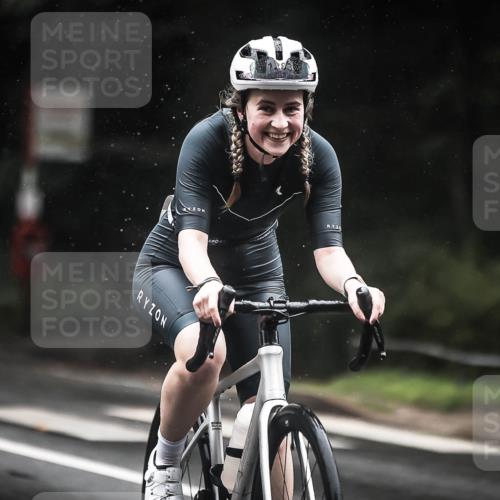 13.09.2026 - Stadtparktriathlon H.Heesch http://msf.ph/oto/10386275 13.09.2026 12:40:46 Radfahren 1283 meine-sportfotos.de