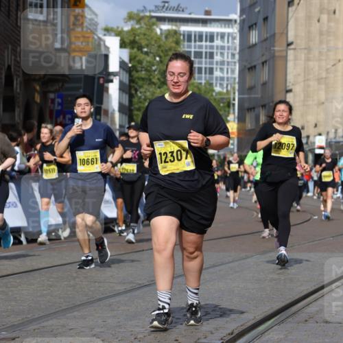 13.09.2026 - 21. swb-Marathon Bremen Strokosch-Dieckow http://msf.ph/oto/10386316 13.09.2026 11:07:53 Ziel 10138, 10279, 10280, 10363, 10364, 10501, 10505, 10580, 10595, 10695, 10748, 10907, 10935, 11223, 11417, 11643, 11767, 11865, 11899, 11924, 11934, 12167, 12168, 12194, 12210, 12277, 12419, 12509, 10139, 10404, 10493, 10660, 10767, 10859, 11044, 11378, 11404, 11659, 11831, 11833, 11958, 12031, 12066, 12160, 12248, 12384, 12389 meine-sportfotos.de