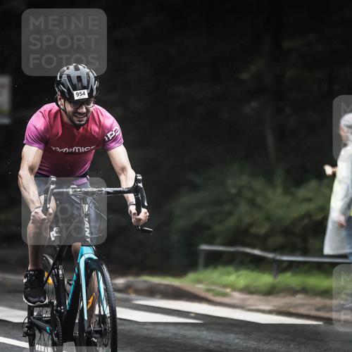 13.09.2026 - Stadtparktriathlon H.Heesch http://msf.ph/oto/10386323 13.09.2026 12:40:56 Radfahren 954, 1124, 1166, 1216, 1308 meine-sportfotos.de