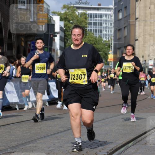 13.09.2026 - 21. swb-Marathon Bremen Strokosch-Dieckow http://msf.ph/oto/10386341 13.09.2026 11:07:53 Ziel 10138, 10279, 10280, 10363, 10364, 10501, 10505, 10580, 10595, 10695, 10748, 10907, 10935, 11223, 11417, 11643, 11767, 11865, 11899, 11924, 11934, 12167, 12168, 12194, 12210, 12277, 12419, 12509, 10139, 10404, 10493, 10660, 10767, 10859, 11044, 11378, 11404, 11659, 11831, 11833, 11958, 12031, 12066, 12160, 12248, 12384, 12389 meine-sportfotos.de