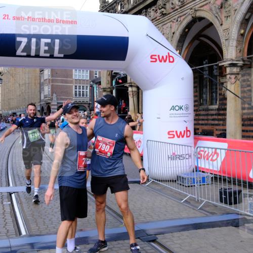 13.09.2026 - 21. swb-Marathon Bremen Tim E. http://msf.ph/oto/10386343 13.09.2026 13:25:27 Ziel 1080, 1119, 1166, 1264, 1436, 1448, 2322, 3105, 3187, 4091, 4113, 4459, 4507, 4918, 6113, 6943, 7306, 7326, 8245, 9036, 9073, 9152, 9360, 9493, 9563, 13088 meine-sportfotos.de