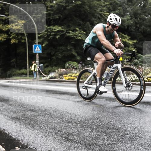 13.09.2026 - Stadtparktriathlon H.Heesch http://msf.ph/oto/10386348 13.09.2026 13:27:50 Radfahren 1322, 1323, 1326, 1401 meine-sportfotos.de