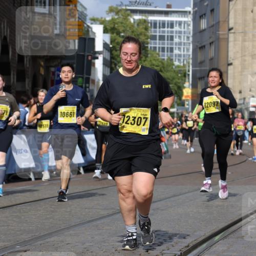 13.09.2026 - 21. swb-Marathon Bremen Strokosch-Dieckow http://msf.ph/oto/10386350 13.09.2026 11:07:53 Ziel 10138, 10279, 10280, 10363, 10364, 10501, 10505, 10580, 10595, 10695, 10748, 10907, 10935, 11223, 11417, 11643, 11767, 11865, 11899, 11924, 11934, 12167, 12168, 12194, 12210, 12277, 12419, 12509, 10139, 10404, 10493, 10660, 10767, 10859, 11044, 11378, 11404, 11659, 11831, 11833, 11958, 12031, 12066, 12160, 12248, 12384, 12389 meine-sportfotos.de