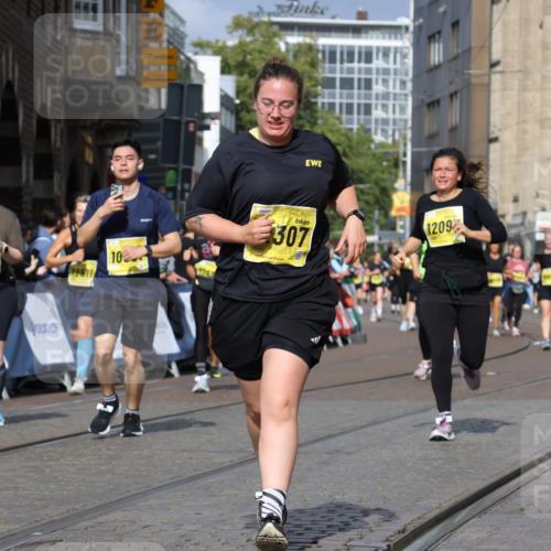 13.09.2026 - 21. swb-Marathon Bremen Strokosch-Dieckow http://msf.ph/oto/10386370 13.09.2026 11:07:53 Ziel 10138, 10279, 10280, 10363, 10364, 10501, 10505, 10580, 10595, 10695, 10748, 10907, 10935, 11223, 11417, 11643, 11767, 11865, 11899, 11924, 11934, 12167, 12168, 12194, 12210, 12277, 12419, 12509, 10139, 10404, 10493, 10660, 10767, 10859, 11044, 11378, 11404, 11659, 11831, 11833, 11958, 12031, 12066, 12160, 12248, 12384, 12389 meine-sportfotos.de