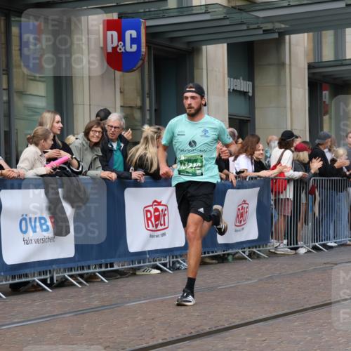 13.09.2026 - 21. swb-Marathon Bremen Strokosch-Dieckow http://msf.ph/oto/10386405 13.09.2026 12:53:38 Ziel 272, 5160, 6112, 13212, 1089, 1168, 1606, 2352, 3080, 3606 meine-sportfotos.de