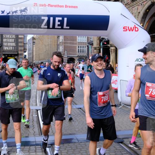 13.09.2026 - 21. swb-Marathon Bremen Tim E. http://msf.ph/oto/10386406 13.09.2026 13:25:29 Ziel 1080, 1119, 1166, 1264, 1436, 1448, 1658, 2046, 2322, 3105, 3168, 3187, 4091, 4294, 4459, 4507, 4918, 6113, 7306, 7326, 8245, 8357, 9036, 9073, 9299, 9360, 9460, 9493, 9563, 13025, 13088 meine-sportfotos.de