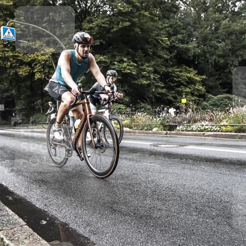 13.09.2026 - Stadtparktriathlon H.Heesch http://msf.ph/oto/10386407 13.09.2026 12:00:04 Radfahren 834, 975, 983 meine-sportfotos.de