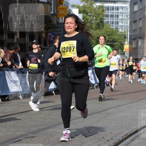 13.09.2026 - 21. swb-Marathon Bremen Strokosch-Dieckow http://msf.ph/oto/10386409 13.09.2026 11:07:55 Ziel 10138, 10279, 10280, 10363, 10364, 10501, 10505, 10580, 10595, 10695, 10907, 10935, 11037, 11223, 11643, 11767, 11899, 11924, 11934, 12167, 12168, 12194, 12210, 12277, 12307, 12419, 12509, 10139, 10404, 10493, 10767, 10859, 11044, 11378, 11404, 11659, 11831, 11833, 11958, 12031, 12066, 12160, 12248, 12384, 12389 meine-sportfotos.de
