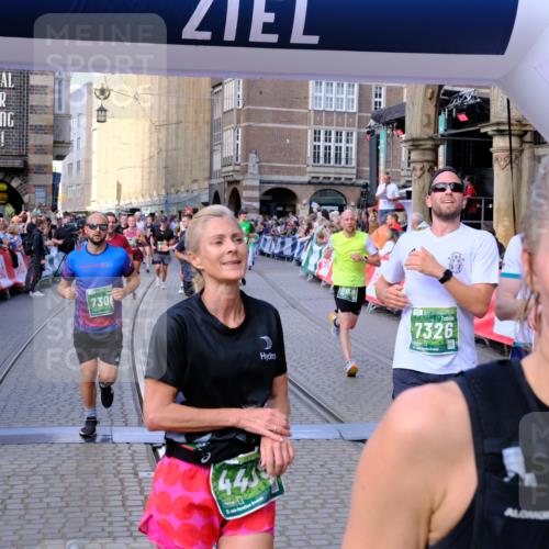13.09.2026 - 21. swb-Marathon Bremen Tim E. http://msf.ph/oto/10386424 13.09.2026 13:25:36 Ziel 260, 1119, 1166, 1436, 1448, 1650, 1658, 2046, 3168, 3187, 4294, 4459, 6113, 6380, 7252, 7306, 7326, 8357, 8695, 8769, 9036, 9299, 9460, 9493, 9563, 13025, 13088 meine-sportfotos.de