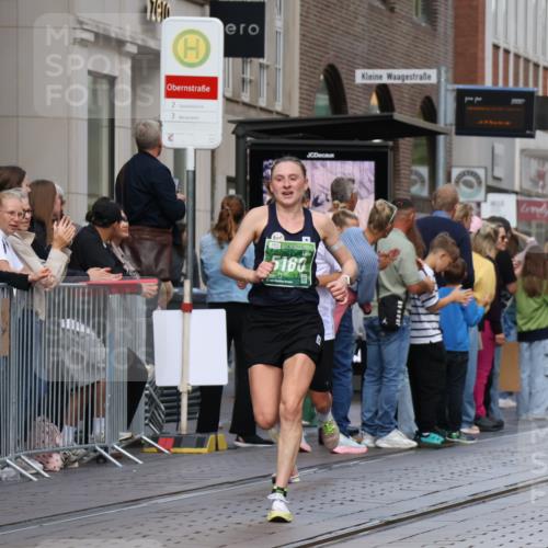 13.09.2026 - 21. swb-Marathon Bremen Strokosch-Dieckow http://msf.ph/oto/10386428 13.09.2026 12:53:40 Ziel 272, 1256, 1629, 5160, 6112, 9617, 13212, 1089, 1168, 1606, 2352, 3080, 3606 meine-sportfotos.de