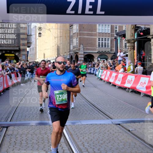 13.09.2026 - 21. swb-Marathon Bremen Tim E. http://msf.ph/oto/10386432 13.09.2026 13:25:37 Ziel 260, 1119, 1436, 1448, 1650, 1658, 2046, 3168, 3187, 4294, 4459, 6113, 6380, 7252, 7306, 7326, 8357, 8695, 8769, 9036, 9299, 9460, 9468, 9493, 9563, 13025, 13088 meine-sportfotos.de