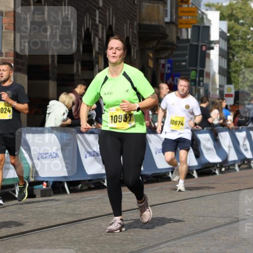 13.09.2026 - 21. swb-Marathon Bremen Strokosch-Dieckow http://msf.ph/oto/10386433 13.09.2026 11:07:58 Ziel 10138, 10279, 10280, 10363, 10364, 10501, 10505, 10580, 10595, 10661, 10830, 10871, 10907, 10935, 11037, 11223, 11515, 11643, 11899, 11924, 11934, 12097, 12167, 12168, 12194, 12277, 12307, 12419, 12509, 10135, 10404, 10493, 10767, 10793, 10859, 11032, 11044, 11263, 11378, 11404, 11659, 11831, 11833, 11958, 12160, 12248, 12384, 12389 meine-sportfotos.de