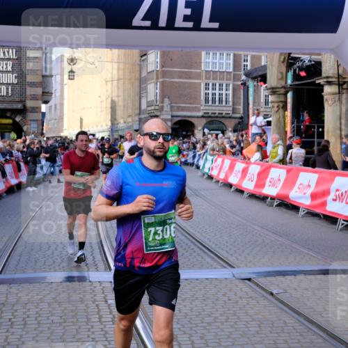 13.09.2026 - 21. swb-Marathon Bremen Tim E. http://msf.ph/oto/10386447 13.09.2026 13:25:38 Ziel 260, 1119, 1436, 1650, 1658, 2046, 3168, 3187, 4294, 4459, 5814, 6113, 6380, 7252, 7306, 7326, 8357, 8695, 8769, 9036, 9299, 9460, 9468, 9563, 13025 meine-sportfotos.de
