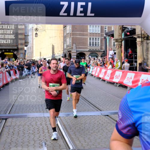 13.09.2026 - 21. swb-Marathon Bremen Tim E. http://msf.ph/oto/10386463 13.09.2026 13:25:39 Ziel 260, 1119, 1436, 1650, 1658, 2046, 3168, 3187, 4294, 4459, 5814, 6113, 6380, 7252, 7306, 7326, 8357, 8695, 8769, 9036, 9299, 9460, 9468, 9563, 13025 meine-sportfotos.de