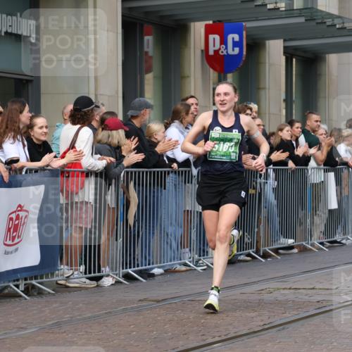 13.09.2026 - 21. swb-Marathon Bremen Strokosch-Dieckow http://msf.ph/oto/10386467 13.09.2026 12:53:42 Ziel 1256, 1629, 5160, 6112, 9399, 9617, 13212, 272, 1089, 1168, 1606, 2352, 3080, 3606 meine-sportfotos.de