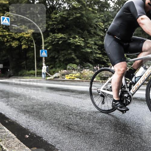13.09.2026 - Stadtparktriathlon H.Heesch http://msf.ph/oto/10386474 13.09.2026 12:00:54 Radfahren 715, 961, 1064 meine-sportfotos.de