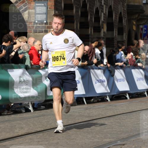 13.09.2026 - 21. swb-Marathon Bremen Strokosch-Dieckow http://msf.ph/oto/10386486 13.09.2026 11:08:01 Ziel 10138, 10279, 10280, 10363, 10364, 10501, 10505, 10580, 10595, 10661, 10674, 10830, 10871, 10907, 10935, 10937, 11037, 11223, 11515, 11643, 11899, 11924, 11934, 12097, 12167, 12168, 12194, 12277, 12307, 12419, 12509, 12511, 12512, 10135, 10188, 10404, 10493, 10767, 10793, 10851, 10859, 11032, 11263, 11404, 11659, 11831, 11958, 12160, 12248, 12325, 12384, 12389 meine-sportfotos.de